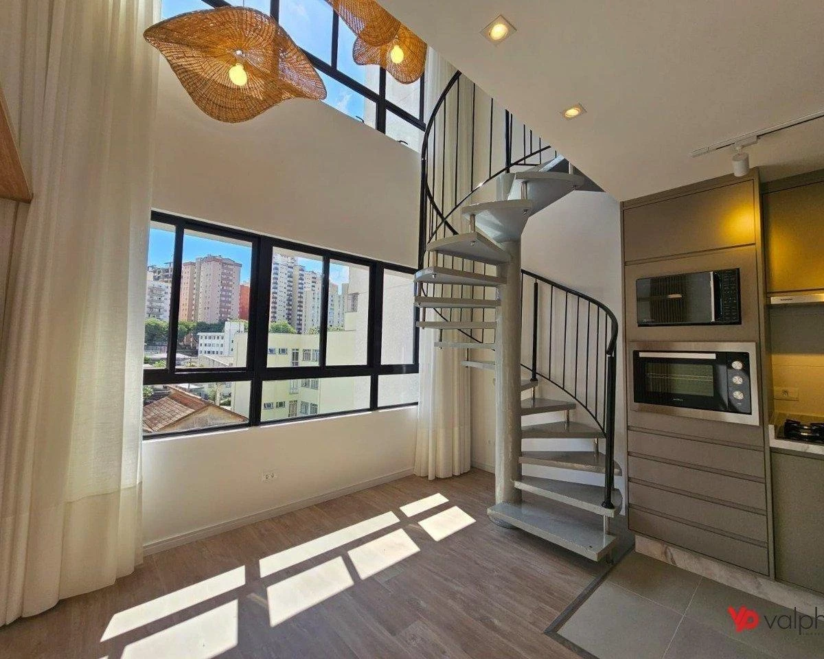 Furnished apartment, 38 m², with floor-to-ceiling windows