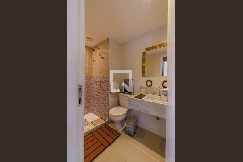 Furnished apartment with 2 bedrooms, 1 en-suite and balcony — photo 41