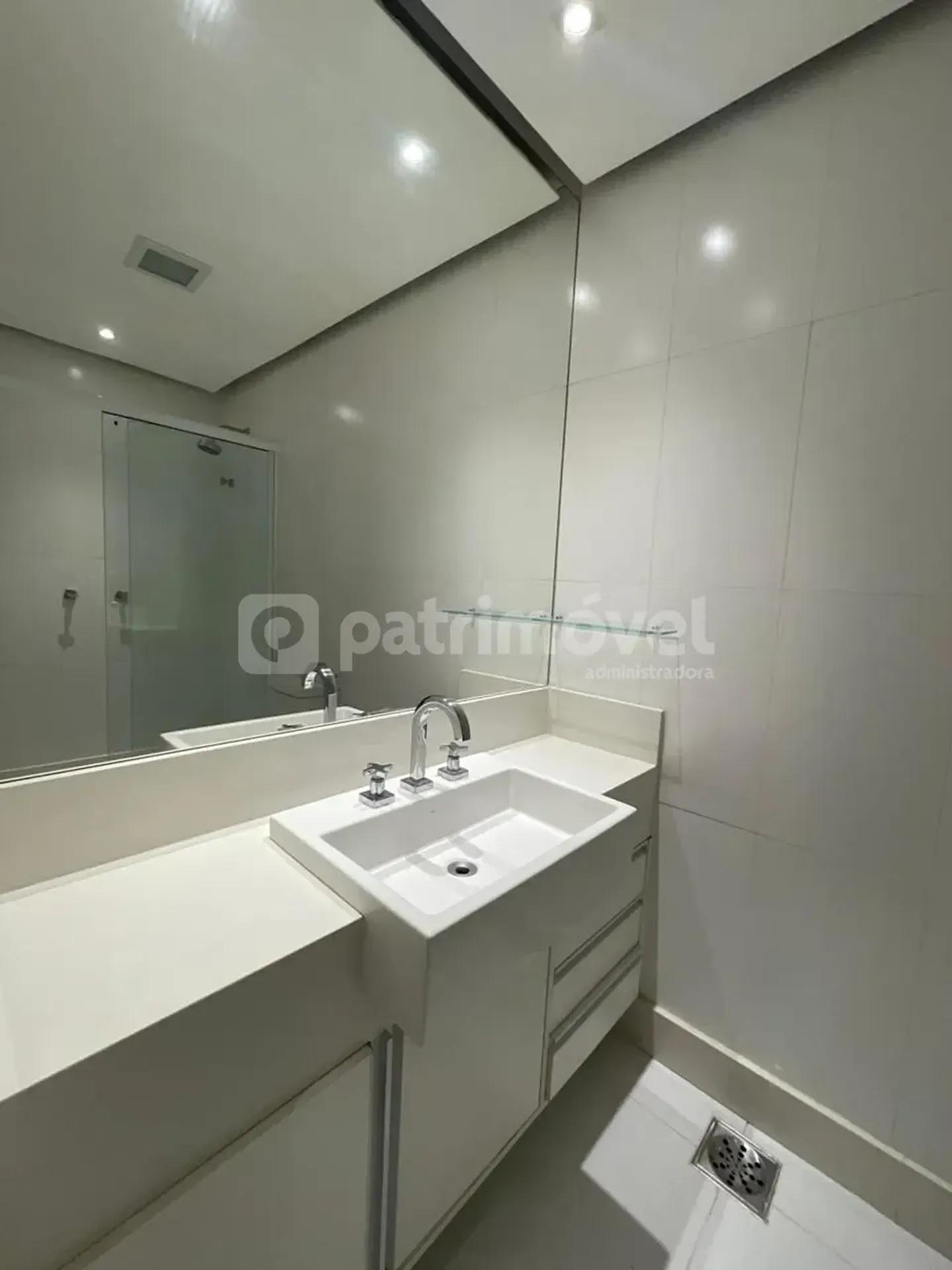 4-bedroom apartment with pool and 3 parking spaces — photo 19
