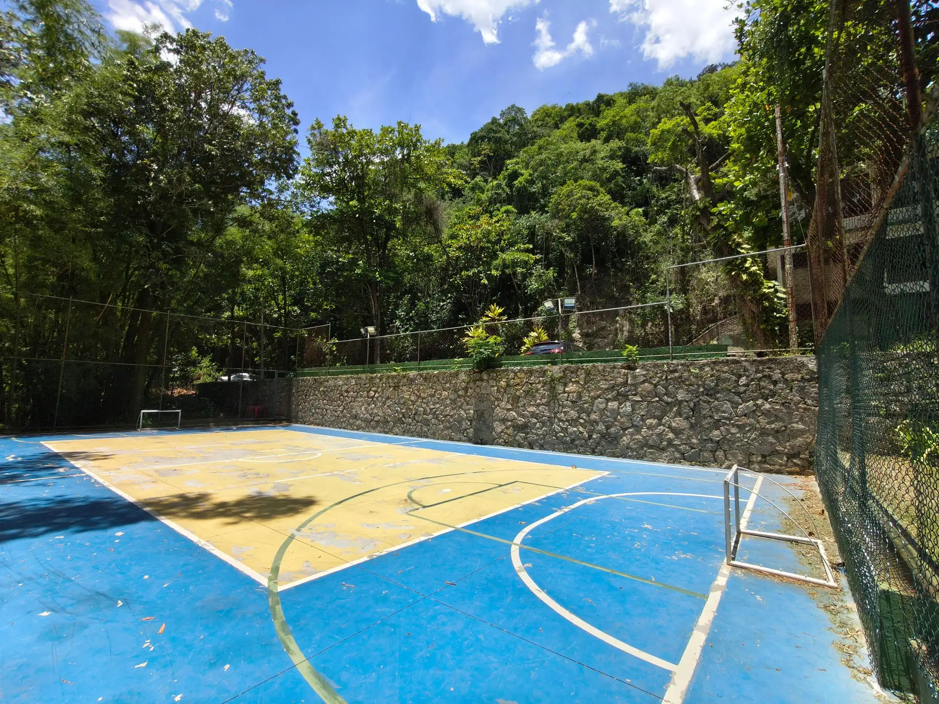 Furnished house with 3 bedrooms and enclosed balcony — photo 19