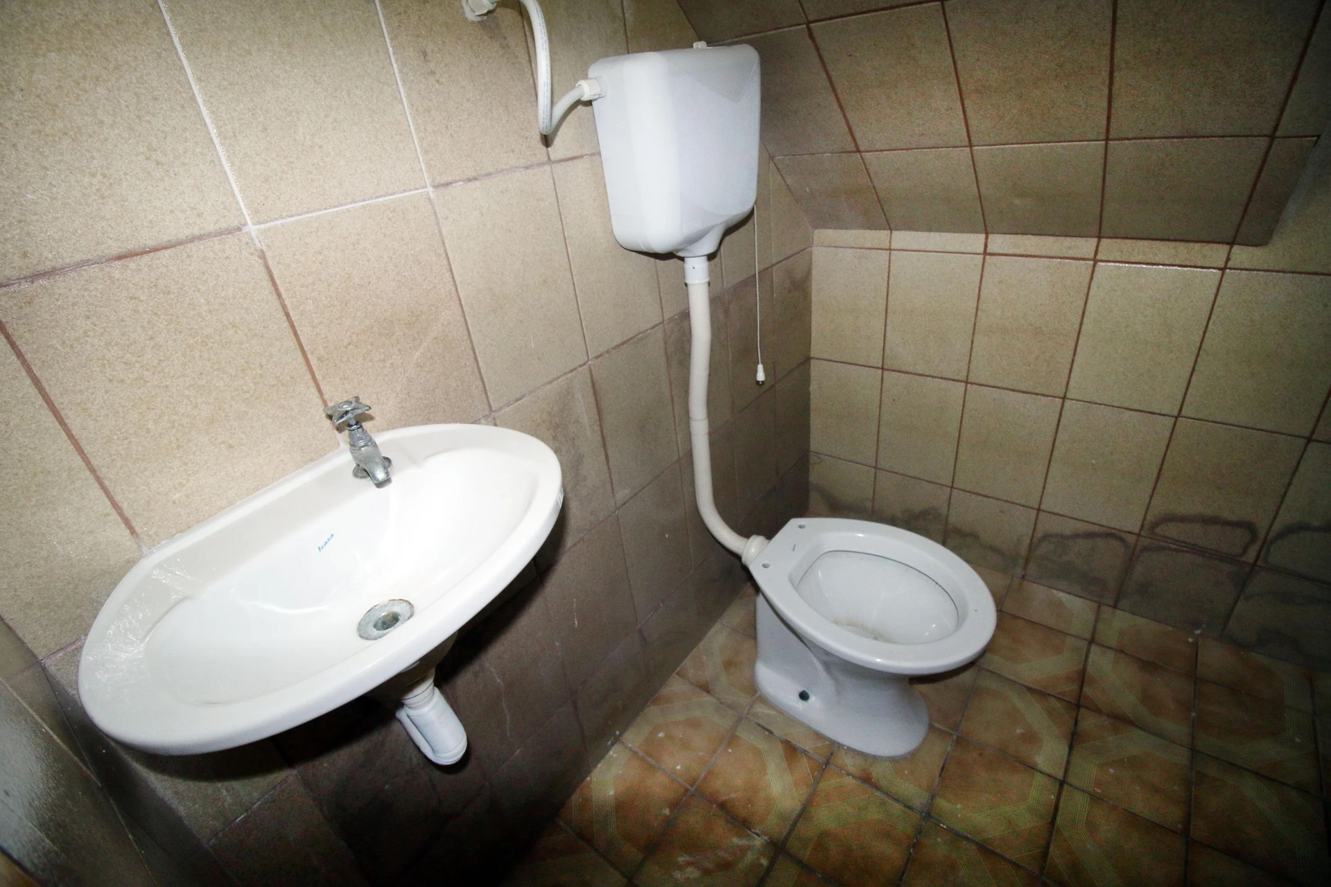 Rental house with 3 en-suite bedrooms and 4 bathrooms — photo 28