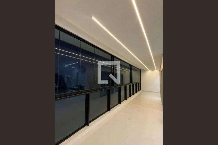 Apartamento de 2 quartos com varanda de vidro 146 m² — photo 7