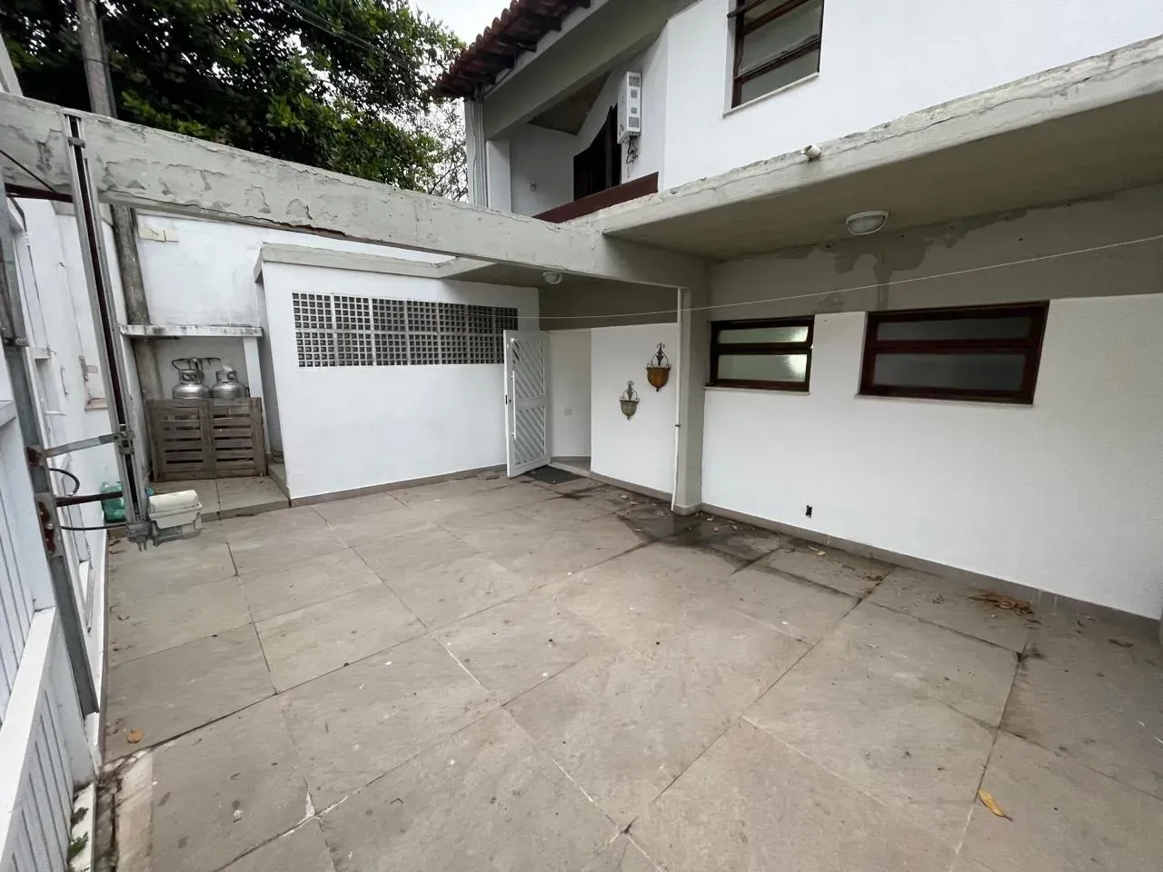 Casa triplex com 4 quartos, 2 banheiros e vaga — photo 13