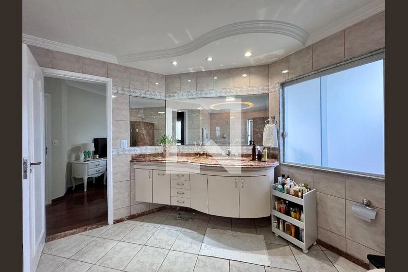 Furnished 6-bedroom house with 387 m² and 4 en-suites — photo 47