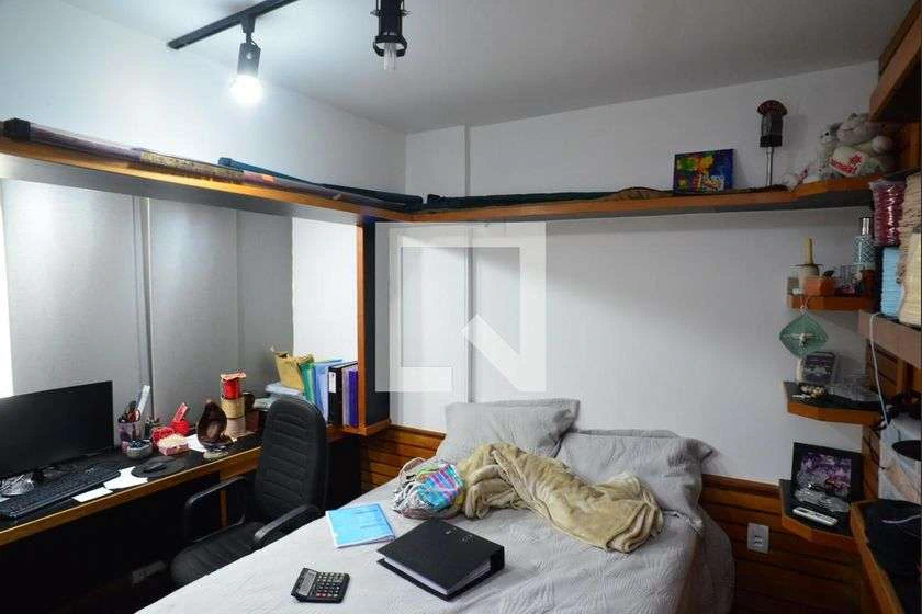 3-bedroom apartment with a home office — photo 28