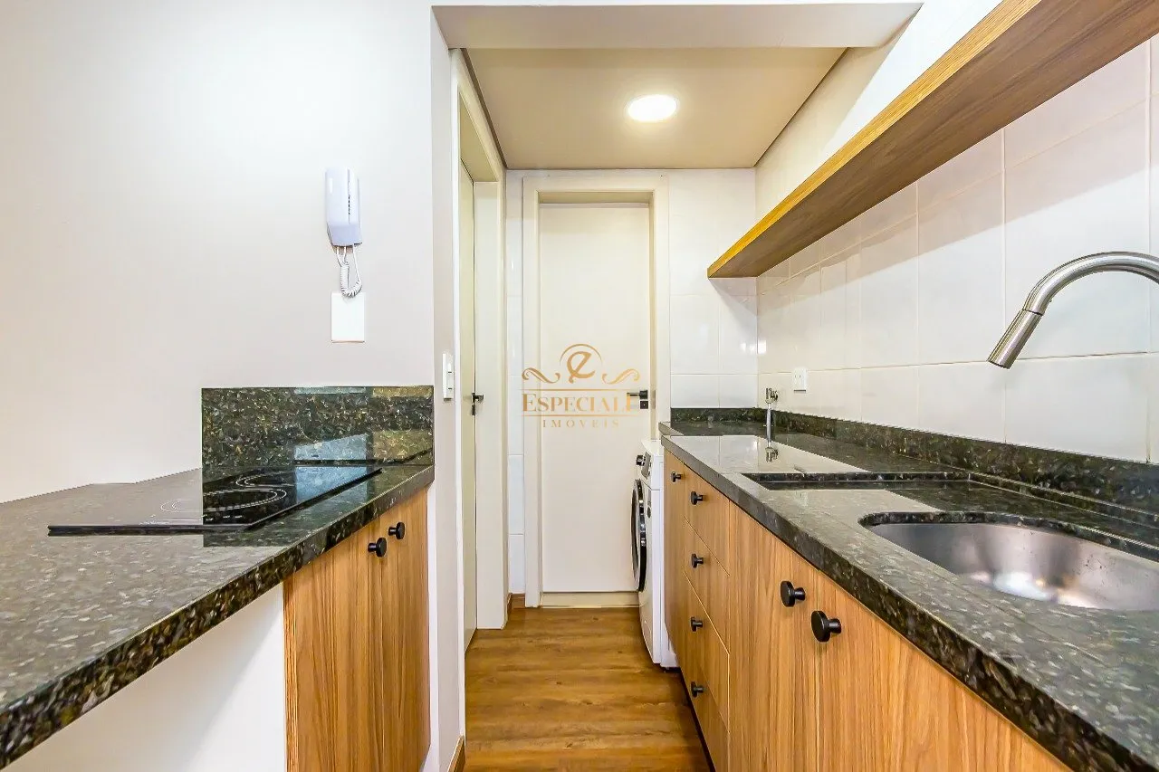Furnished 1-bedroom apartment with open-plan kitchen — photo 6