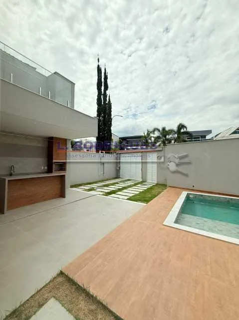 House with 5 bedrooms, 315 m², 3 parking spaces — photo 15