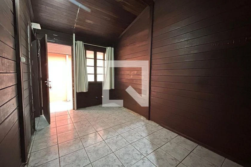 Balcony with a grill in a 3-bedroom house, 100 m² — photo 29