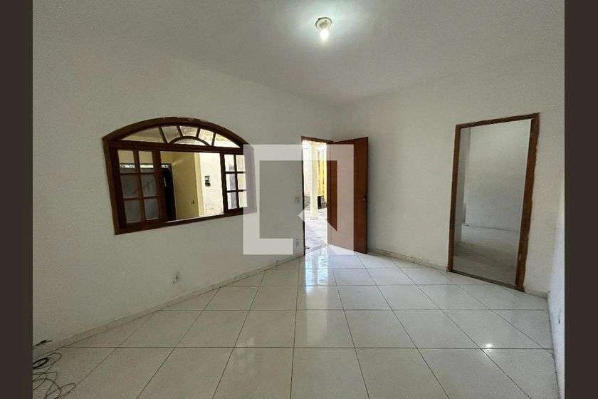 305 m² house with a balcony and 3 bedrooms