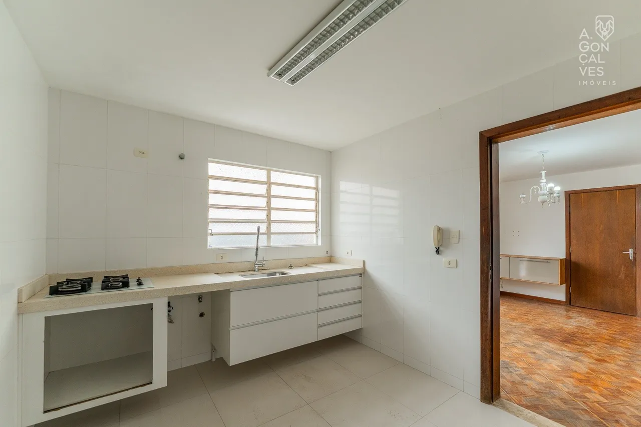 House with 3 bedrooms and 2 parking spaces — photo 8