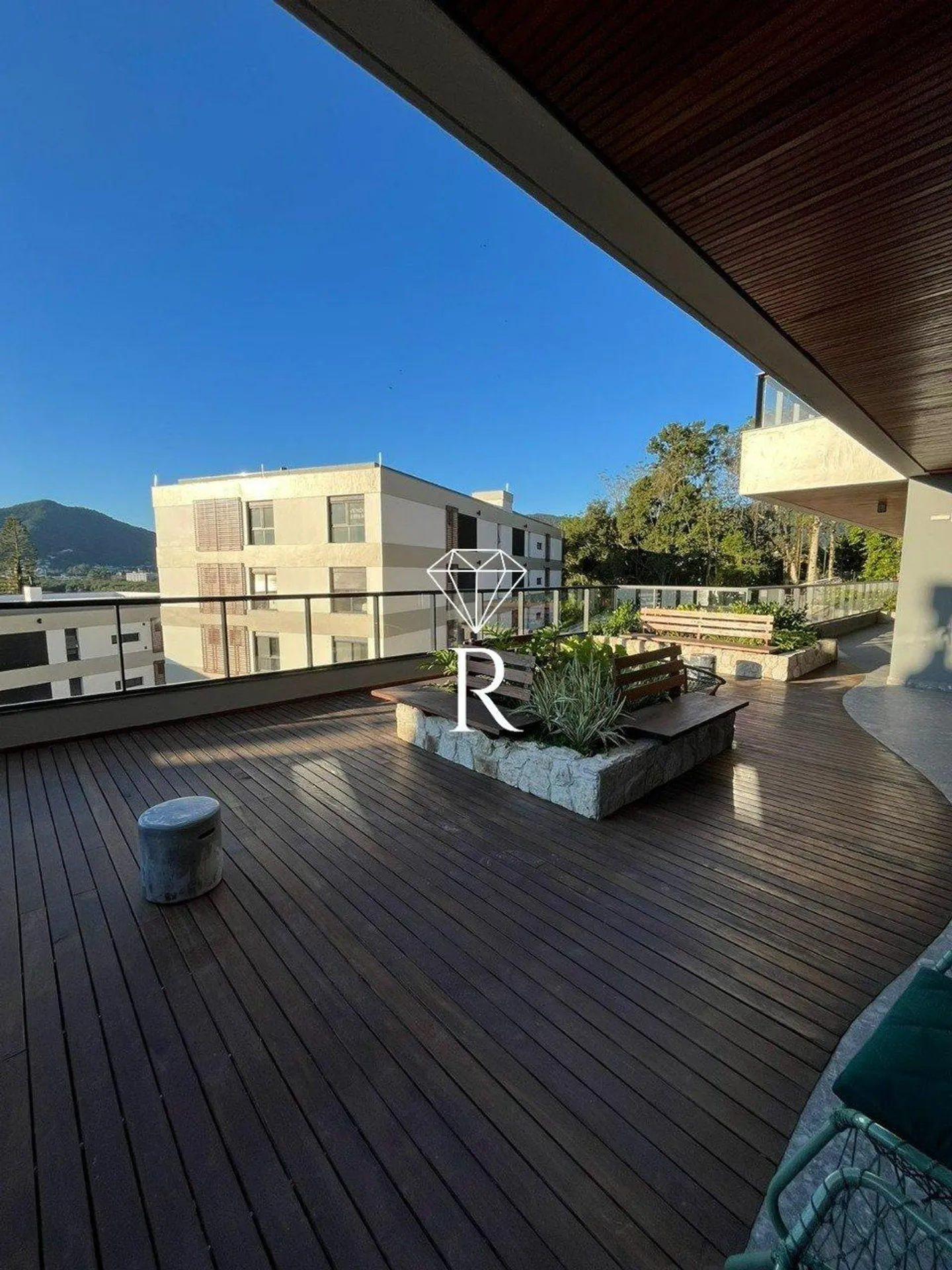 3-bedroom apartment with a grill on the balcony — photo 37