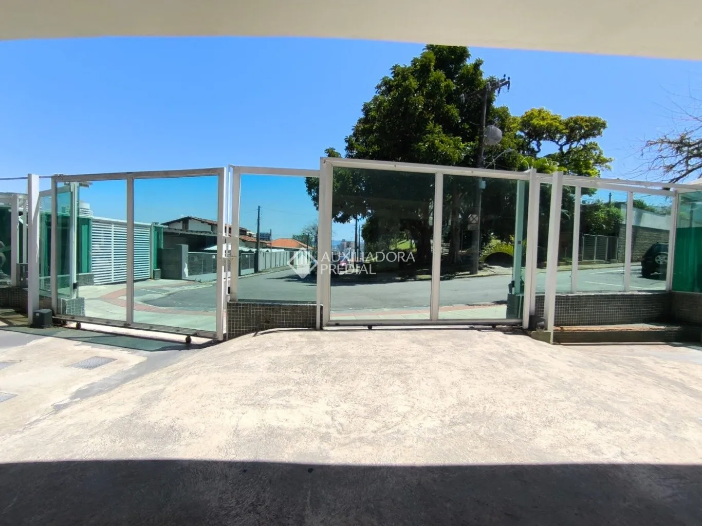 Furnished duplex penthouse 228 m² with 2 bedrooms and 4 parking — photo 14
