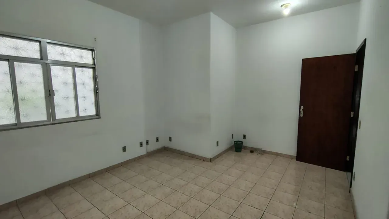 Unfurnished house with 5 bedrooms and a separate kitchen — photo 9