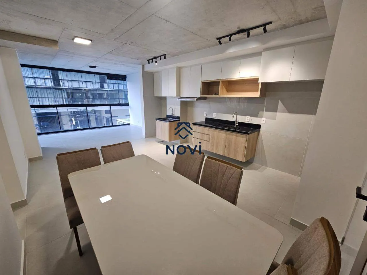 2-bedroom apartment with open-plan kitchen — photo 2
