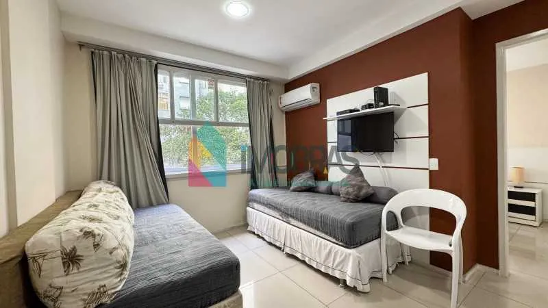 Furnished 1-bedroom apartment with open-plan kitchen — photo 18