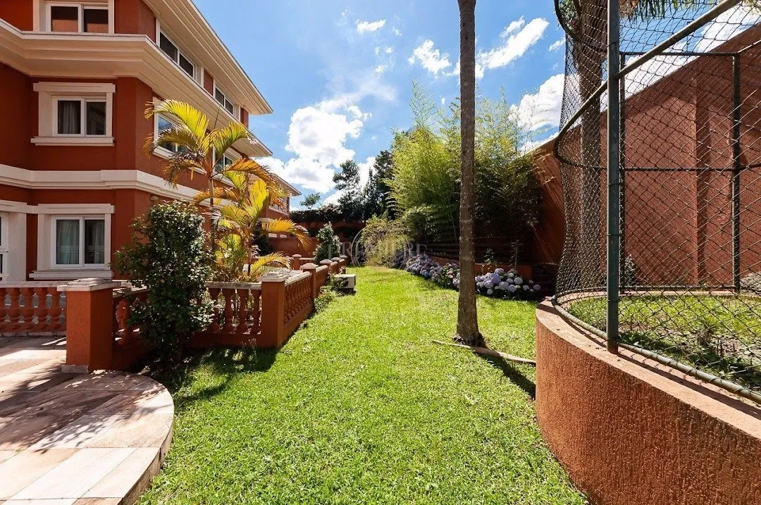 Casa com 4 suítes e jardim privativo, 7 banheiros — photo 66