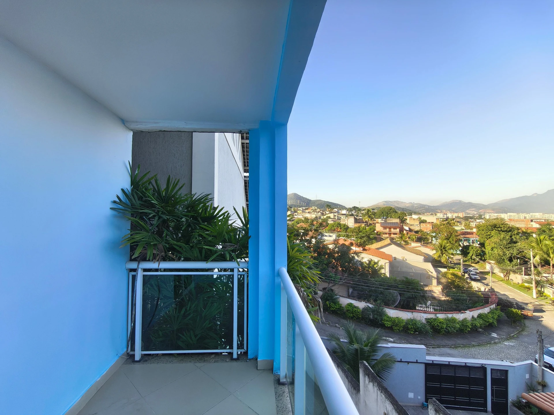 Condo house with 3 bedrooms and a balcony — photo 55