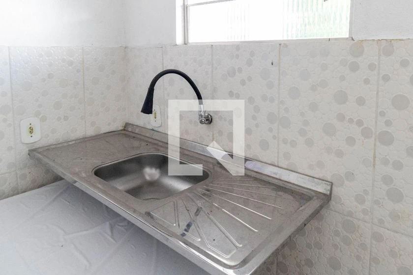 House with 1 bedroom and 1 bathroom plus a stove area — photo 2