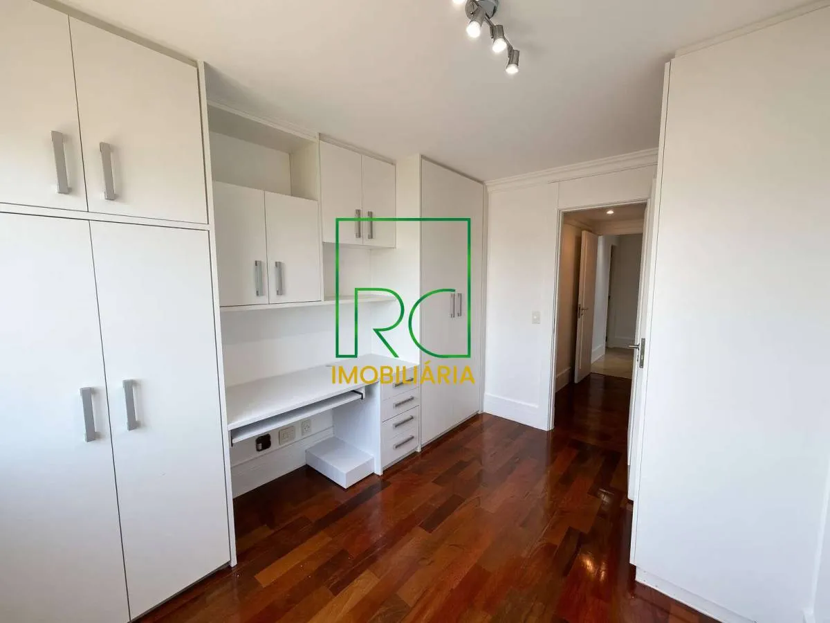 4 quartos e janelas do piso ao teto: apartamento de 174 m² — photo 39