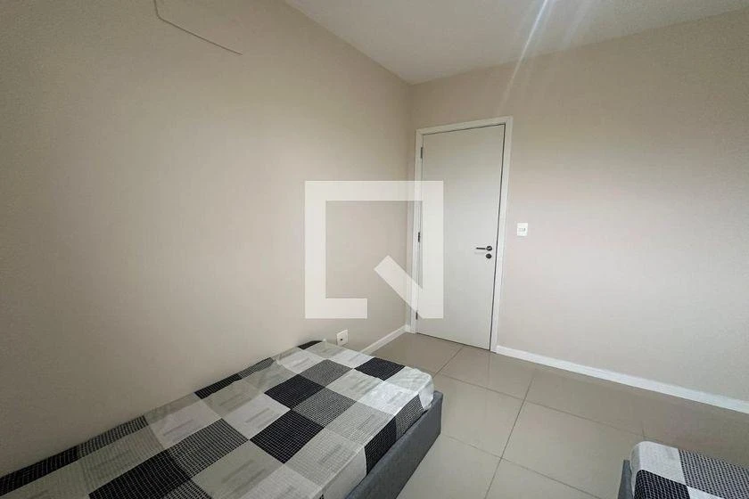 Furnished 2-bedroom apartment with balcony — photo 31