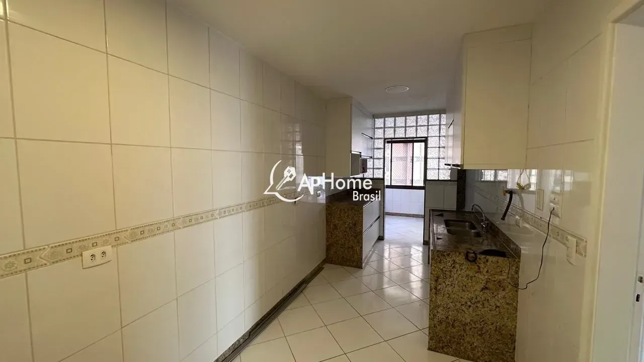 Apartment with 4 bedrooms and a glassed-in balcony — photo 18