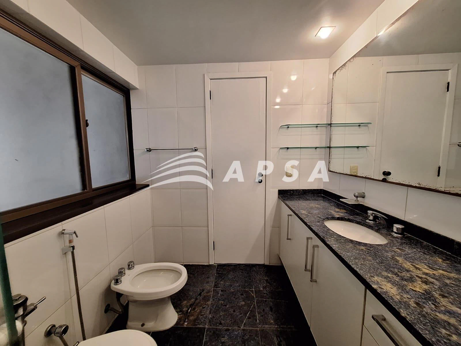 4-bedroom apartment in a building with a sauna — photo 21