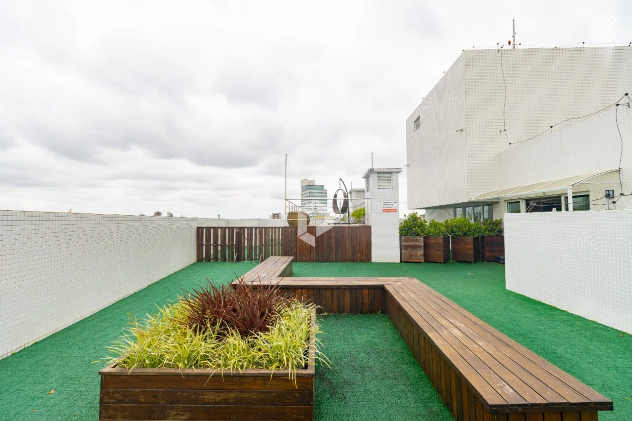 Furnished 2-bedroom apartment with a balcony — photo 27