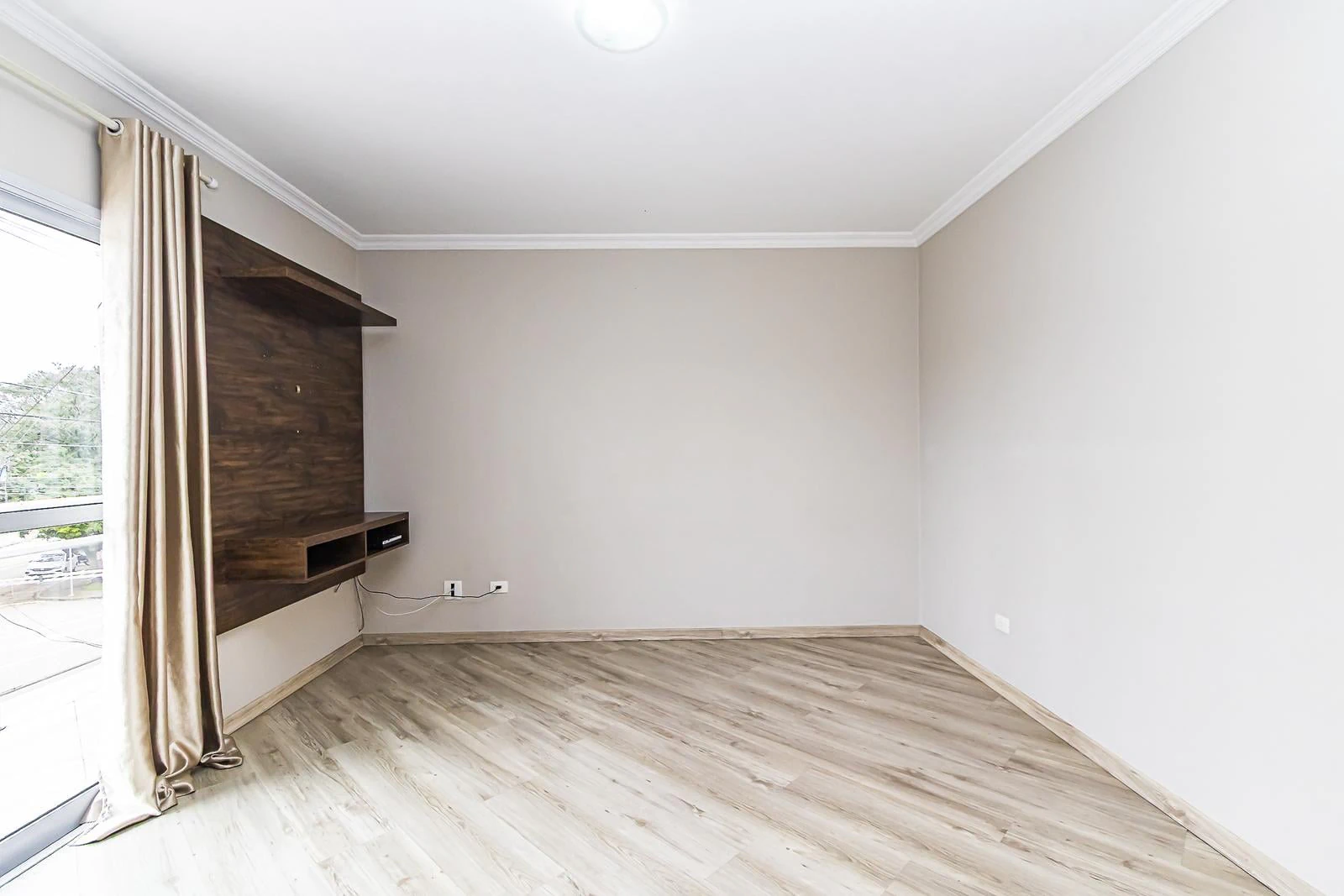 3-bedroom house with a grill on the balcony in Curitiba — photo 25