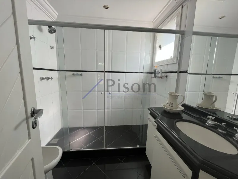 Rental house with 4 en-suite bedrooms and 4 parking spots — photo 28