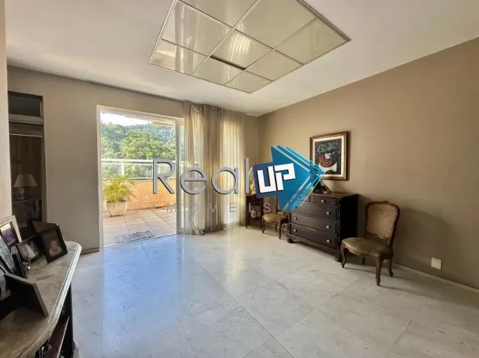 Apartamento com varanda de vidro e 4 quartos — photo 16