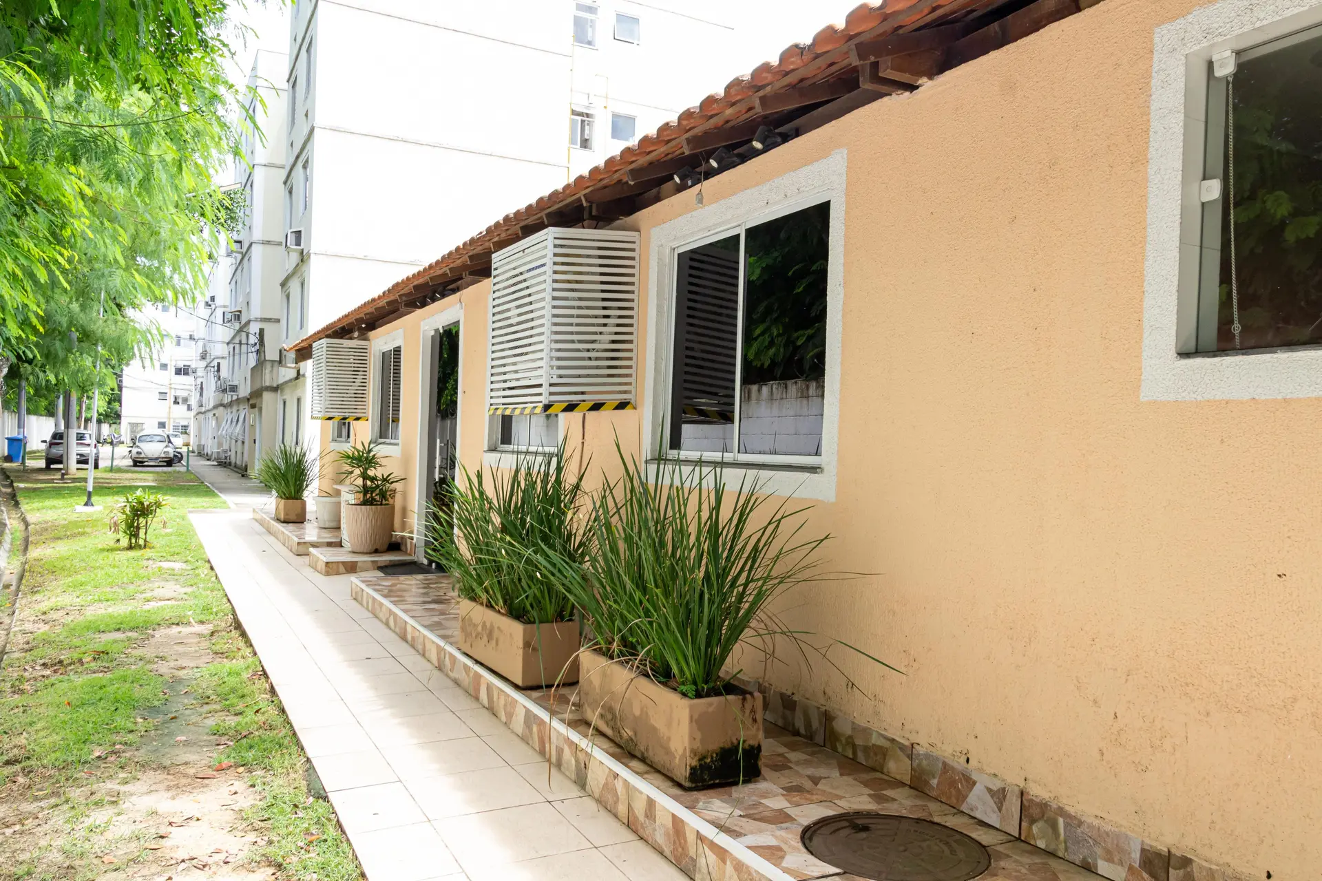 Apartamento mobiliado de 2 quartos em condomínio com piscina — photo 23
