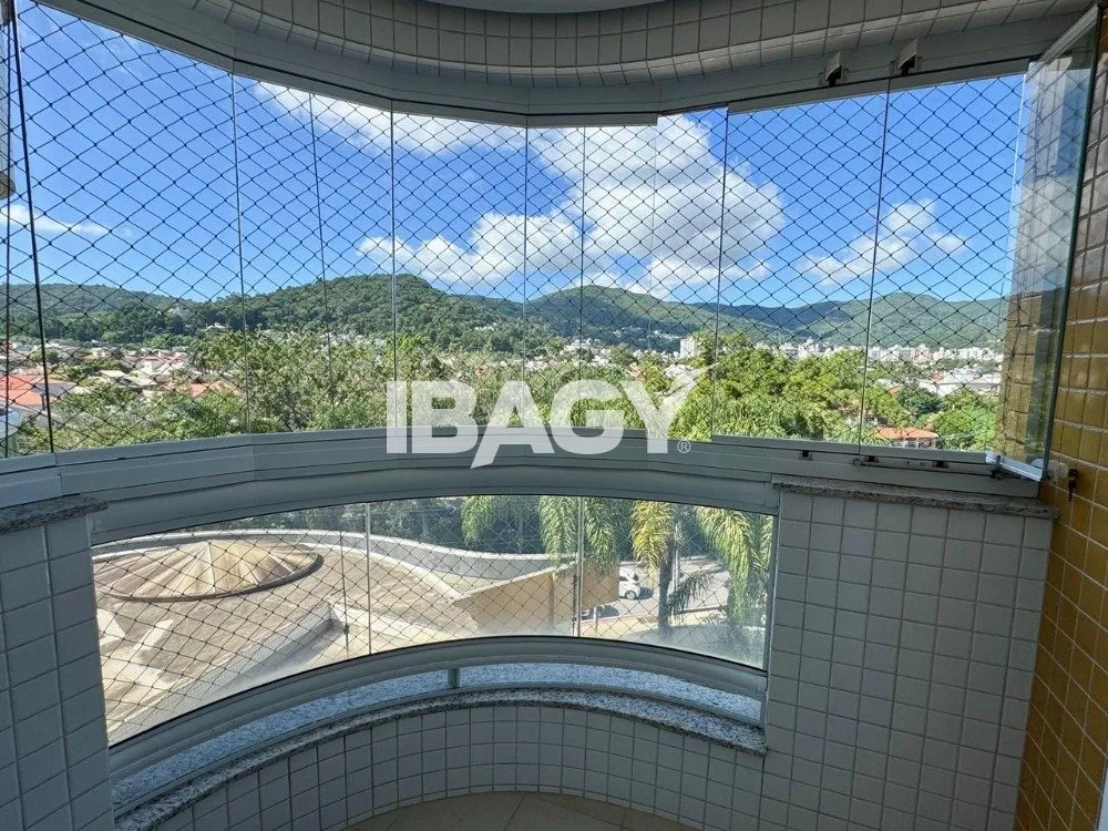 3-bedroom apartment with 1 en-suite and 2 parking spots 145 m² — photo 32