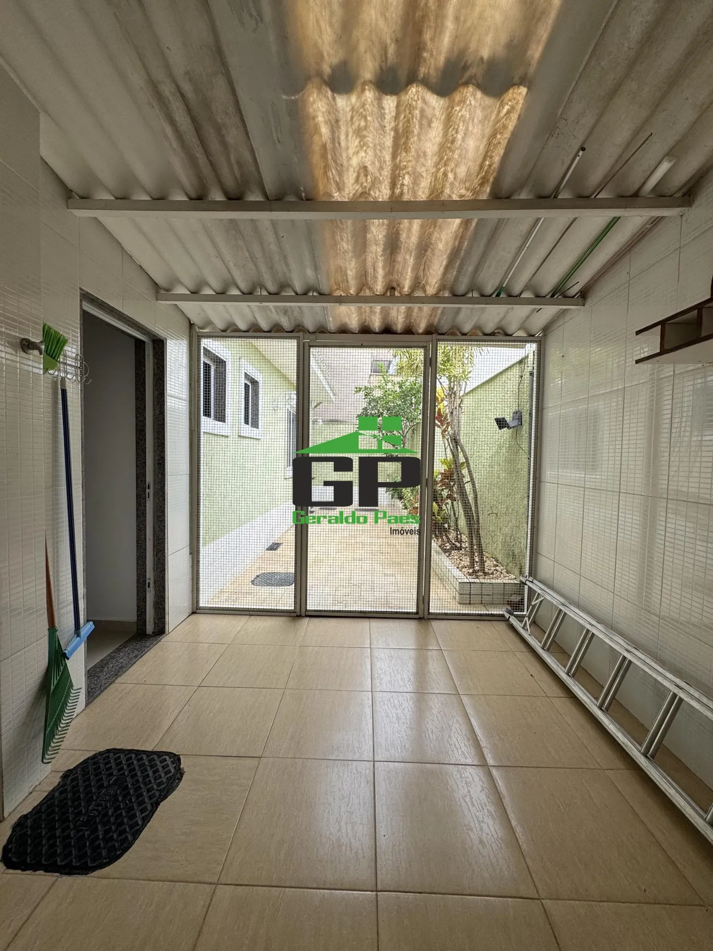 Casa com 5 quartos e 5 banheiros, cozinha fechada — photo 45