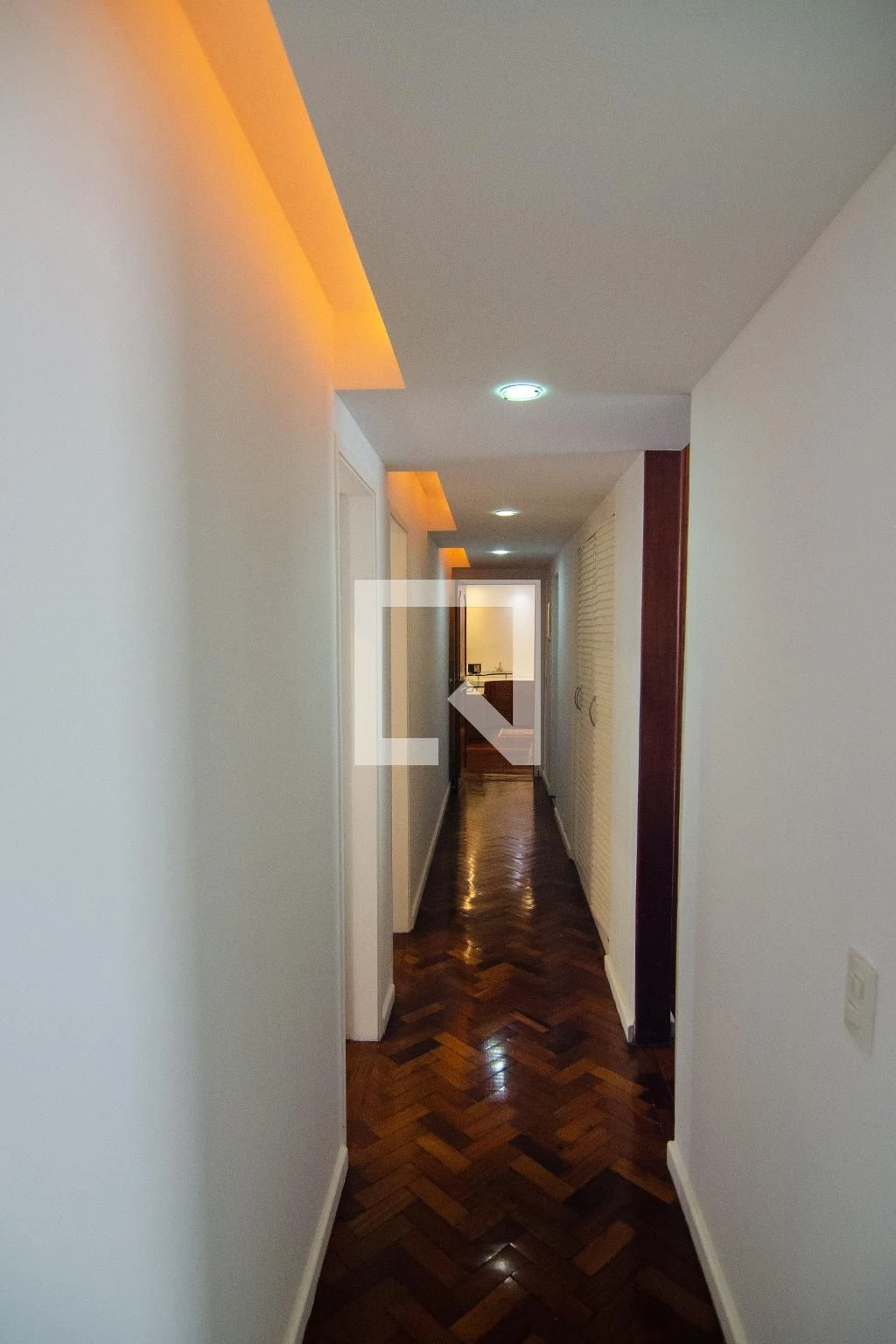 Furnished apartment, 166 m², with floor-to-ceiling windows — photo 75