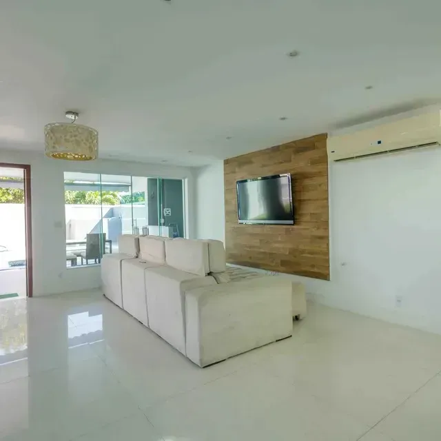 5-bedroom house with a bathtub in Rio de Janeiro — photo 11