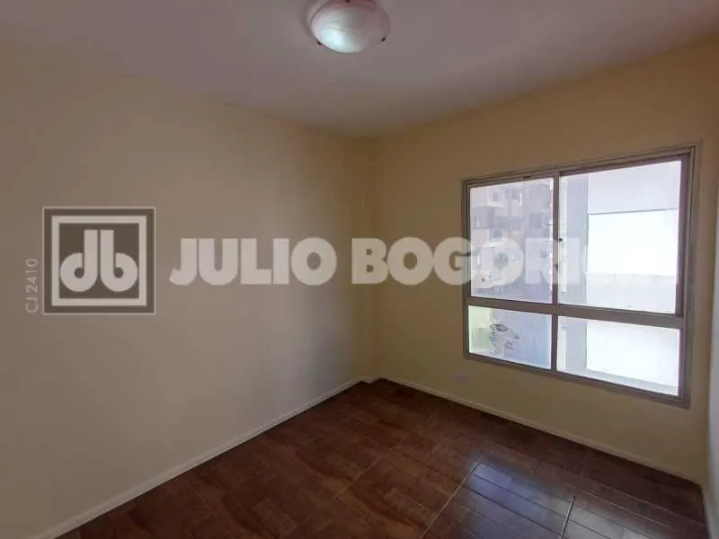 Departamento en piso 2 con ventanales de piso a techo — photo 12