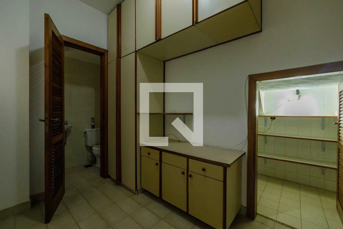 Ванна та 4 спальні: квартира 360 м² — photo 62