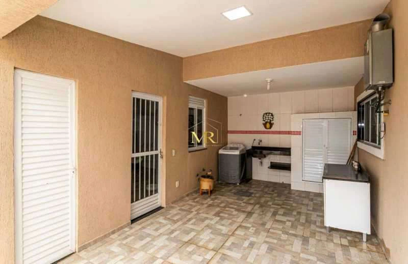 Furnished triplex house with 4 suites and 288 m² — photo 21