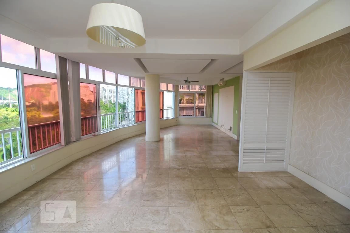 3-bedroom apartment with a home office