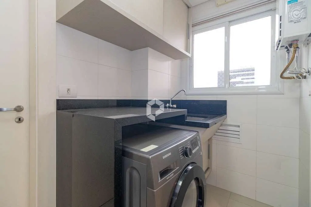 Застеклённый балкон и 2 спальни: квартира 163 м² — photo 9