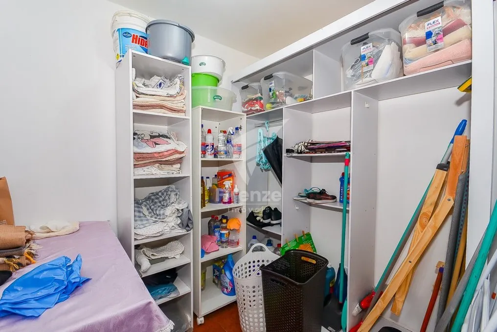 424 m² house with 3 en-suite bedrooms and 4 parking spots — photo 57