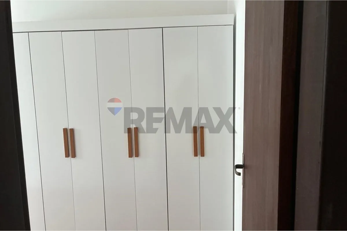 3-bedroom apartment, 1 with its own bathroom, 48 m² — photo 50