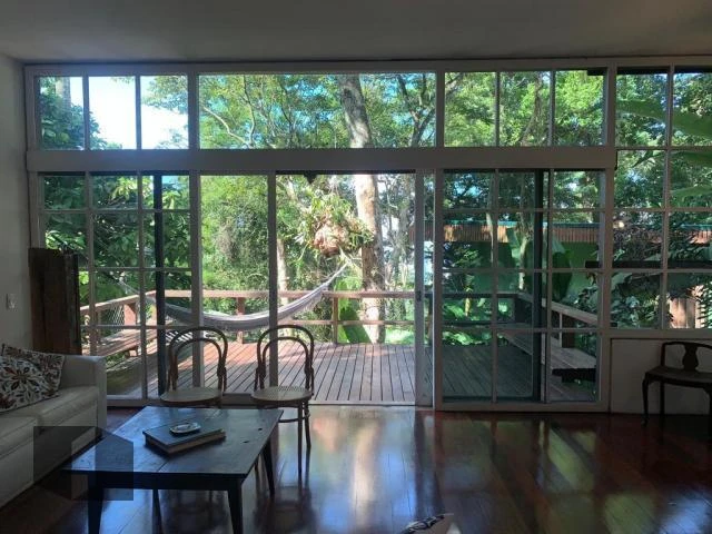 Casa com 4 quartos e varanda, estilo rústico — photo 5