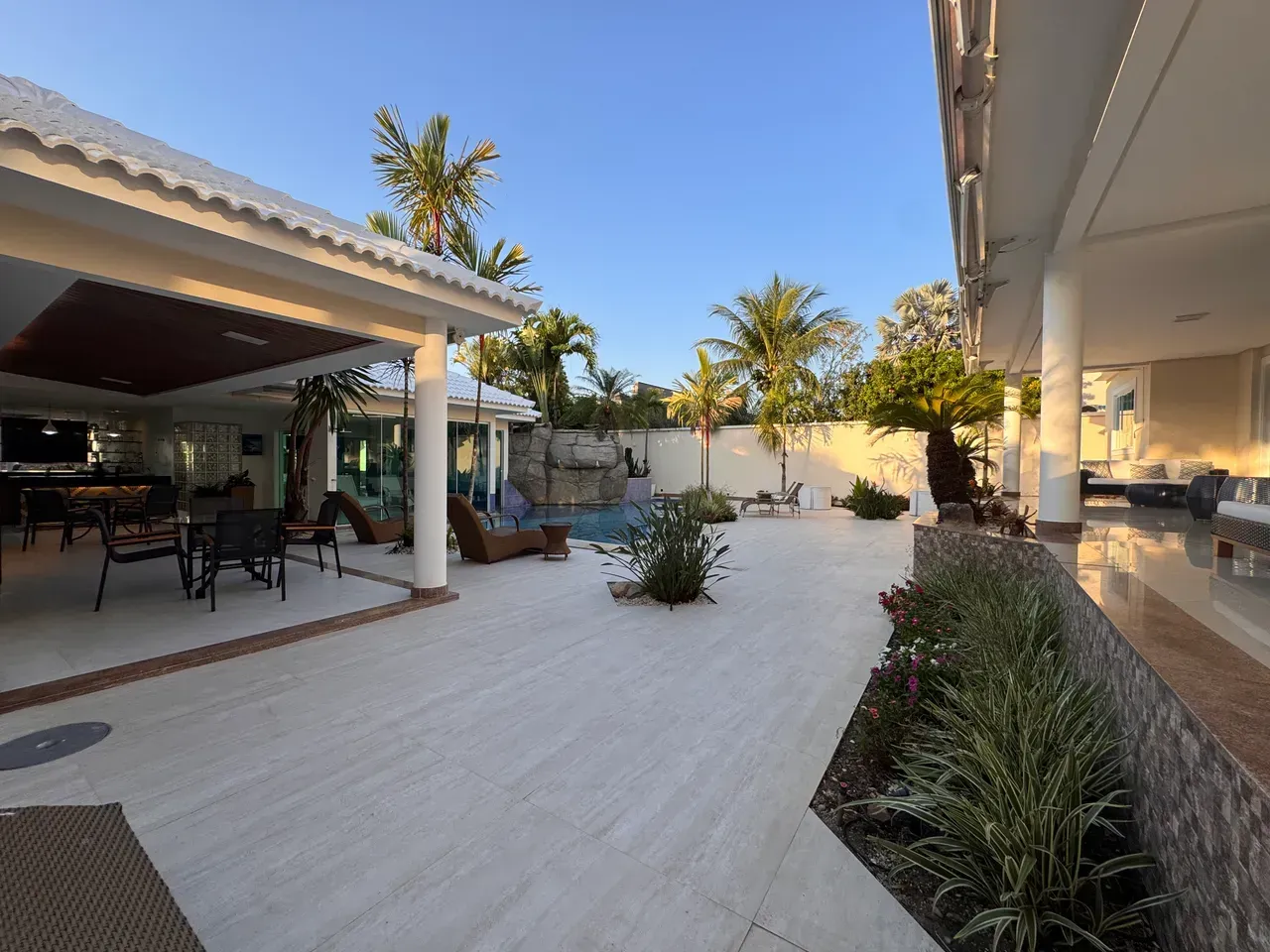 Furnished 800 m² house on the 4th floor with 8 parking spots — photo 59