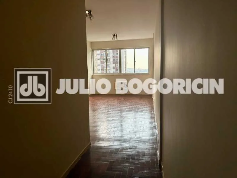 2-bedroom apartment with parking and separate kitchen — photo 18