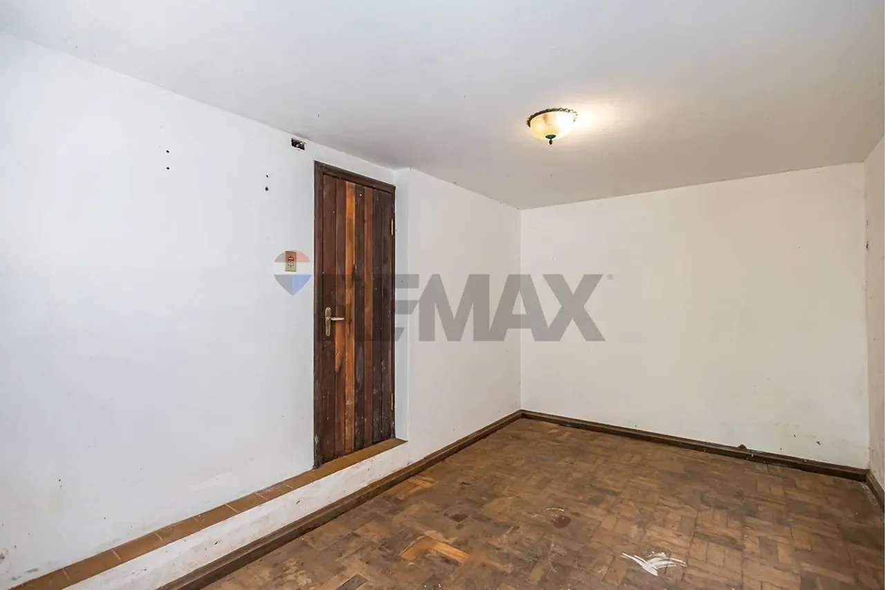 House with 3 bedrooms, 1 en-suite and private garden 309 m² — photo 56
