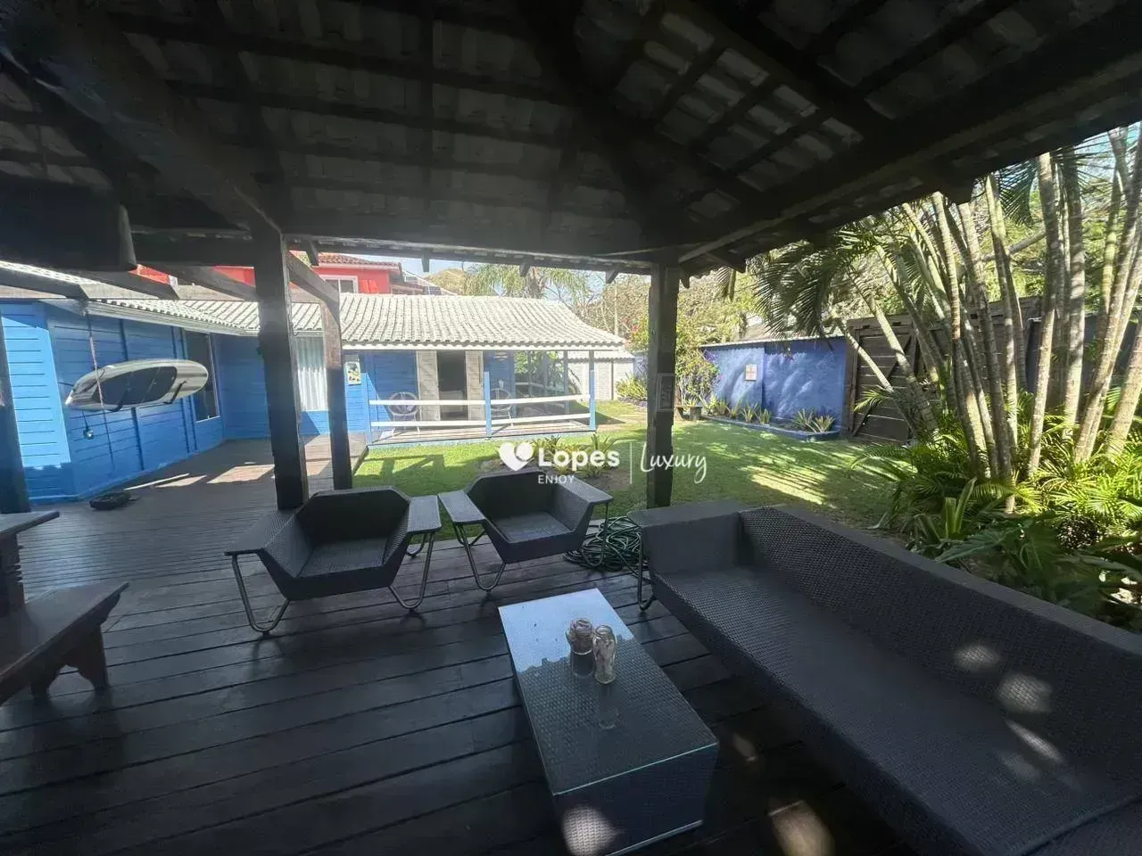Furnished house with 4 bedrooms and 620 m² — photo 45