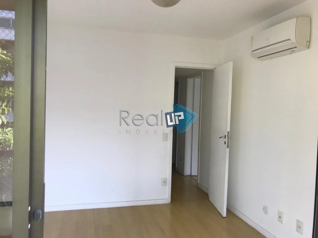 Квартира з 3 спальнями та дерев'яною підлогою або ламінатом — photo 18