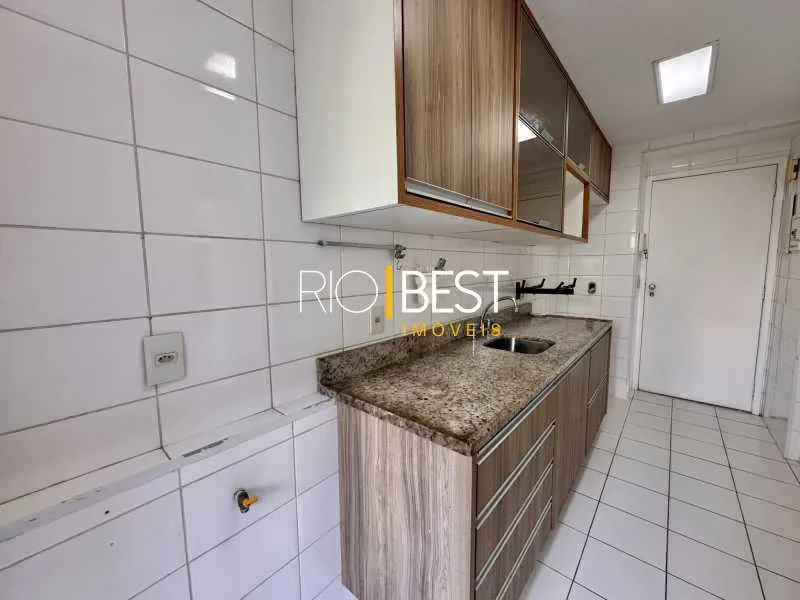 Apartamento de 99 m² com closet e janelas do piso ao teto — photo 5