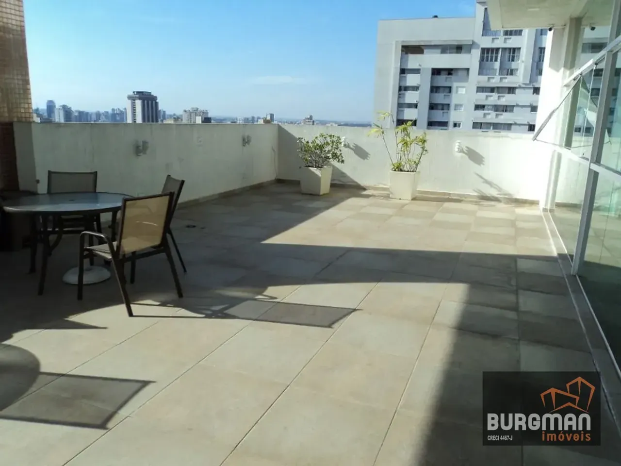 Unfurnished studio with no parking for 1 bedroom 1 bath — photo 18
